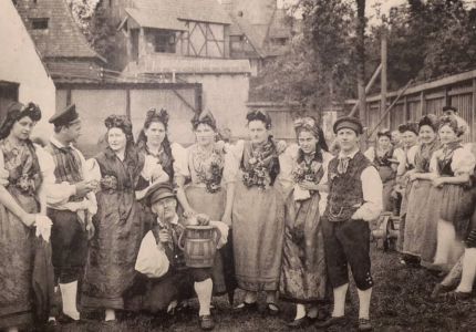 Volks- und Landeskunde